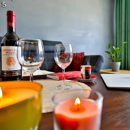 Polbooking - Warszawska 1 *