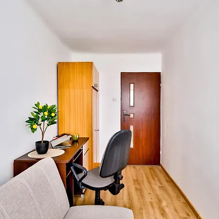 Polbooking - Warszawska 1